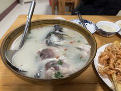 -美顺香食府鱼头老店(雪野湖店)