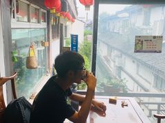 靠窗位-同得兴 Since·1995 传统苏式面馆(十全街店)