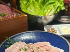 -山川小町·极番烧肉(新地假日广场店)