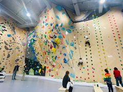-ROCKPLUS攀岩馆(环宇城店)