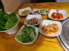 -唯成•韩国炭火烤肉 유성고기