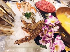 -鲜入围煮花胶鸡海鲜火锅