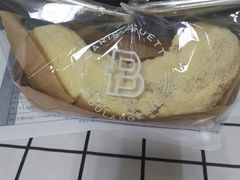 香蕉味奶油面包-巴黎贝甜(国贸店)