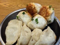 -黄阿姨锅贴大王(万航渡路店)