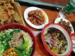 -爆炸头阿姨小四川正宗川味小吃(无任何分店)