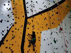 -问山MountQuest攀岩馆