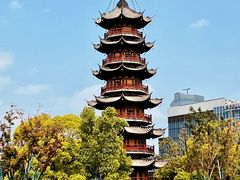 -龙华寺
