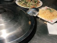 -屯老二农家铁锅炖·行业领军者(梅江店)