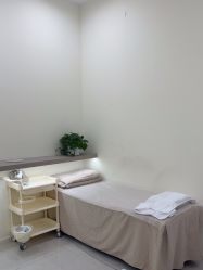 -苗方清颜专业祛痘·皮肤管理