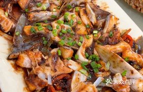 Steamed Duckbill Fish Belly and Fins with Soy Sauce