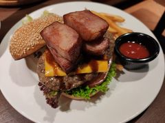 -拉亚汉堡经典餐厅(商城路店)