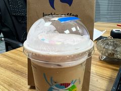 哇瑞草莓拿铁-瑞幸咖啡(蔚蓝国际店)