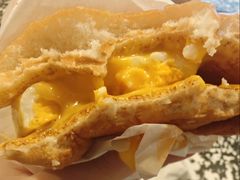 -麦当劳(上海虹桥站30B检票口楼上)