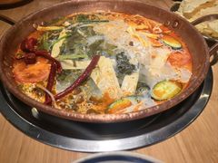 -洱火云南酸菜牛肉火锅(石景山当代商城店)