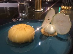 焦糖苹果配山核桃及香草奶油慕斯-AZUL by FUEL蓝色·法式酒馆(琶醍店)