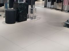 -MO&Co.(龙之梦购物公园店)