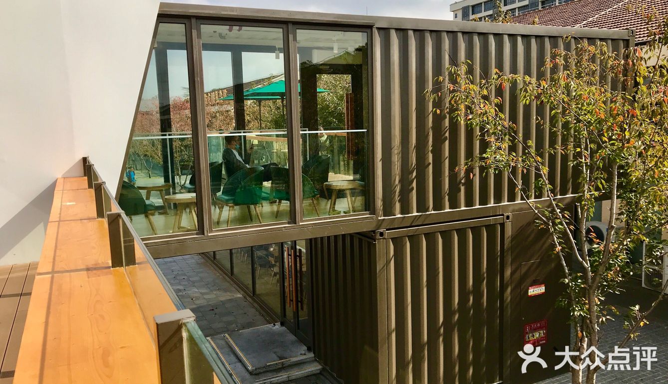 网红打卡集装箱星爸爸,建筑有点帅气哟!