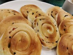 香煎葱油饼-六婶西关小厨(光塔路店)