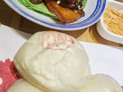 土馒头配大块肉-7017味道工厂(三墩店)