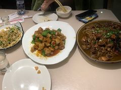 笨豆芽炒粉-老码头黑皮肘子锅包肉(赣水路店)