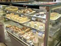 -白玉兰食品甜凤店(合生汇店)