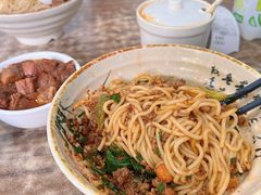 红味炸酱面-天府面庄(天平路店)