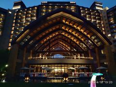 -三亚湾海居铂尔曼度假酒店