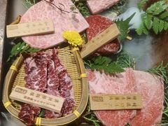 -山川小町·极番烧肉(新地假日广场店)