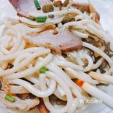 微辣的。吃之前要先拌一下