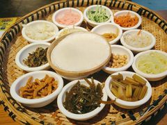 -包整·丝娃娃(一览甲秀楼风景店)