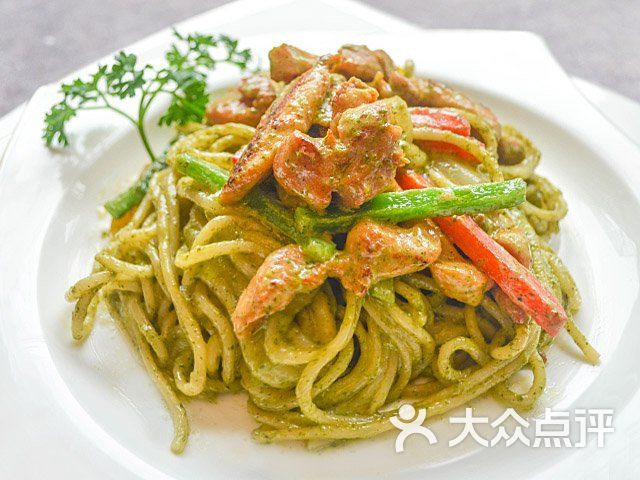 青酱鸡肉意面