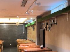 -万记麻辣烫国展总店