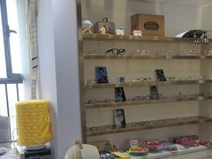 -视野联行眼镜•蔡司•依视路(温江店)