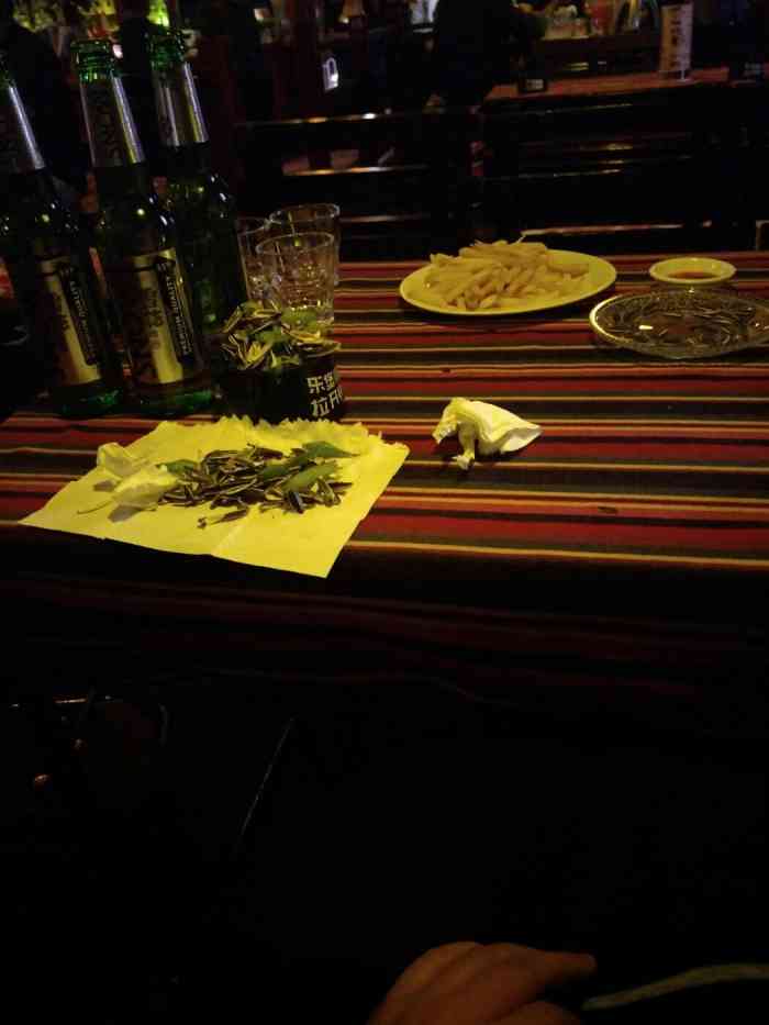 黑森林酒吧(江岸店)-"这边环境是我比较喜欢的,清吧,没有一般酒.