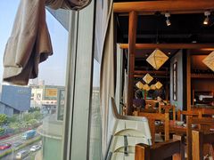 靠窗位-云海肴·汽锅鸡·云南菜(天山百盛优客店)