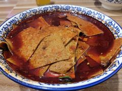 红油米线加豆皮-老字号杨坡红油米线腊汁肉夹馍(东四道巷店)