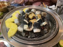 -围炉肉舍丹东海鲜烤肉·烤活鳗(步行街店)