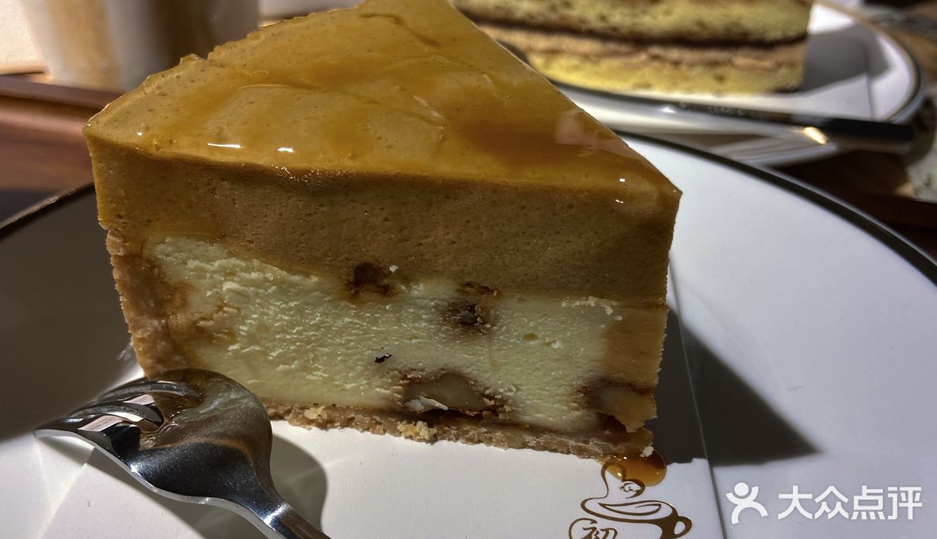 包头新店｜咖啡和法甜的碰撞，晚上还可以喝酒