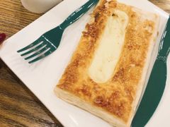 芝士丹麦酥-星巴克(广州南站A18检票口楼上)