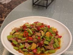 -新天明砂锅鱼头煲