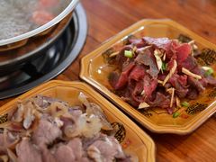 -黄利砖万峰林布依特色酸笋牛肉馆