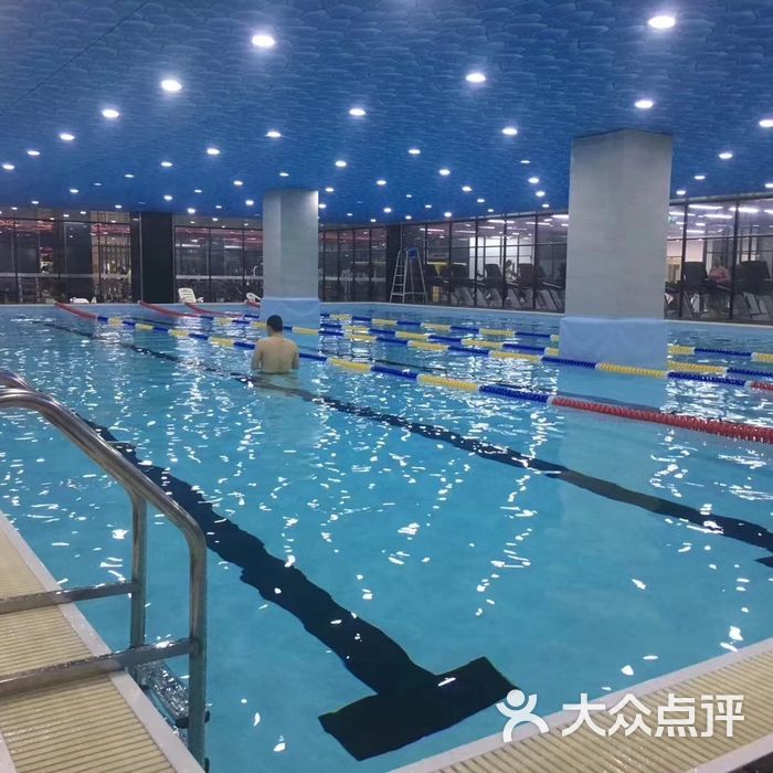 龙塘家园海陆空健身游泳馆