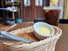 餐前法国面包及黄油-Entrecôte 法国牛扒馆(保利·时光里店)