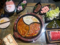 -老房老舍重庆火锅(假日城市店)