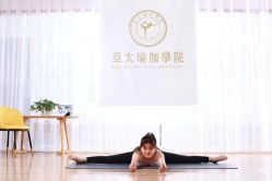 -亚太瑜伽普拉提学院