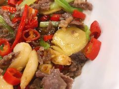 小炒黄牛肉-新李记 · 口味菜馆(南郊公园店)
