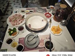 -洪氏嗨捞·广东猪肚鸡·椰子鸡火锅(西咸万象城店)