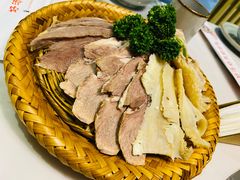 -菌子鲜汤野生菌锅