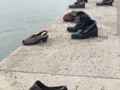 -多瑙河畔鞋履雕塑