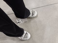 -SALOMON萨洛蒙(长沙国金街店)